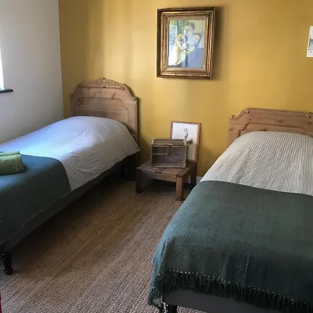 Du Cloitre Bed & Breakfast *