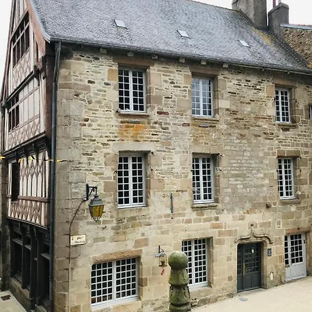 Du Cloitre Bed & Breakfast